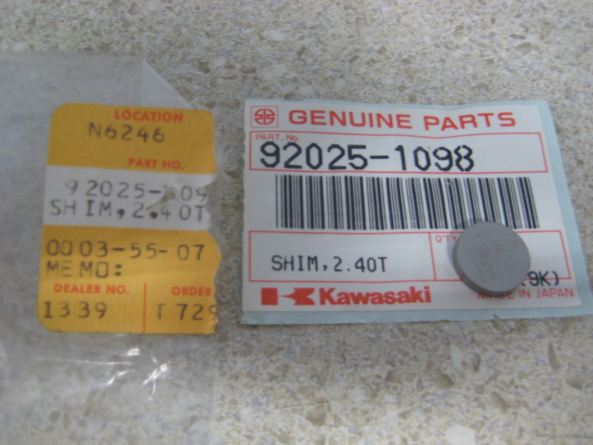 専用 shi NOS OEM Kawasaki Shim 2.40T 1977-93 GPZ750T 700LTD ZR1100