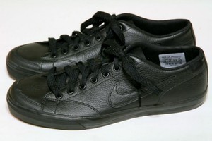 nike black leather tennis shoes