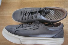 Taos Plim Sole Shoes Womens Size 9 Gray Low Top Comfort Sneakers Excellent