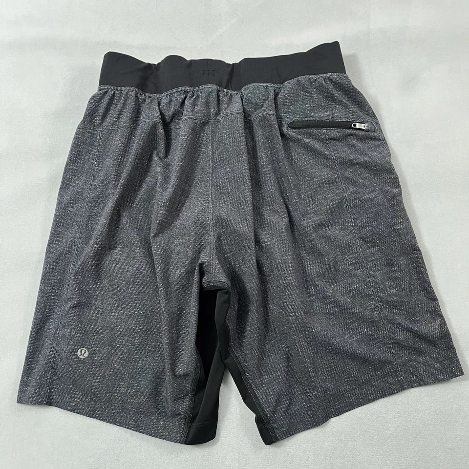 Lululemon Shorts Mens Small Black Gray Lined Athletic Drawstring Waist Pockets - Image 2 of 4