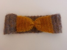 Selbstgestricktes Stirnband aus Wolle in Lila/Braun, Gelb/Gold 