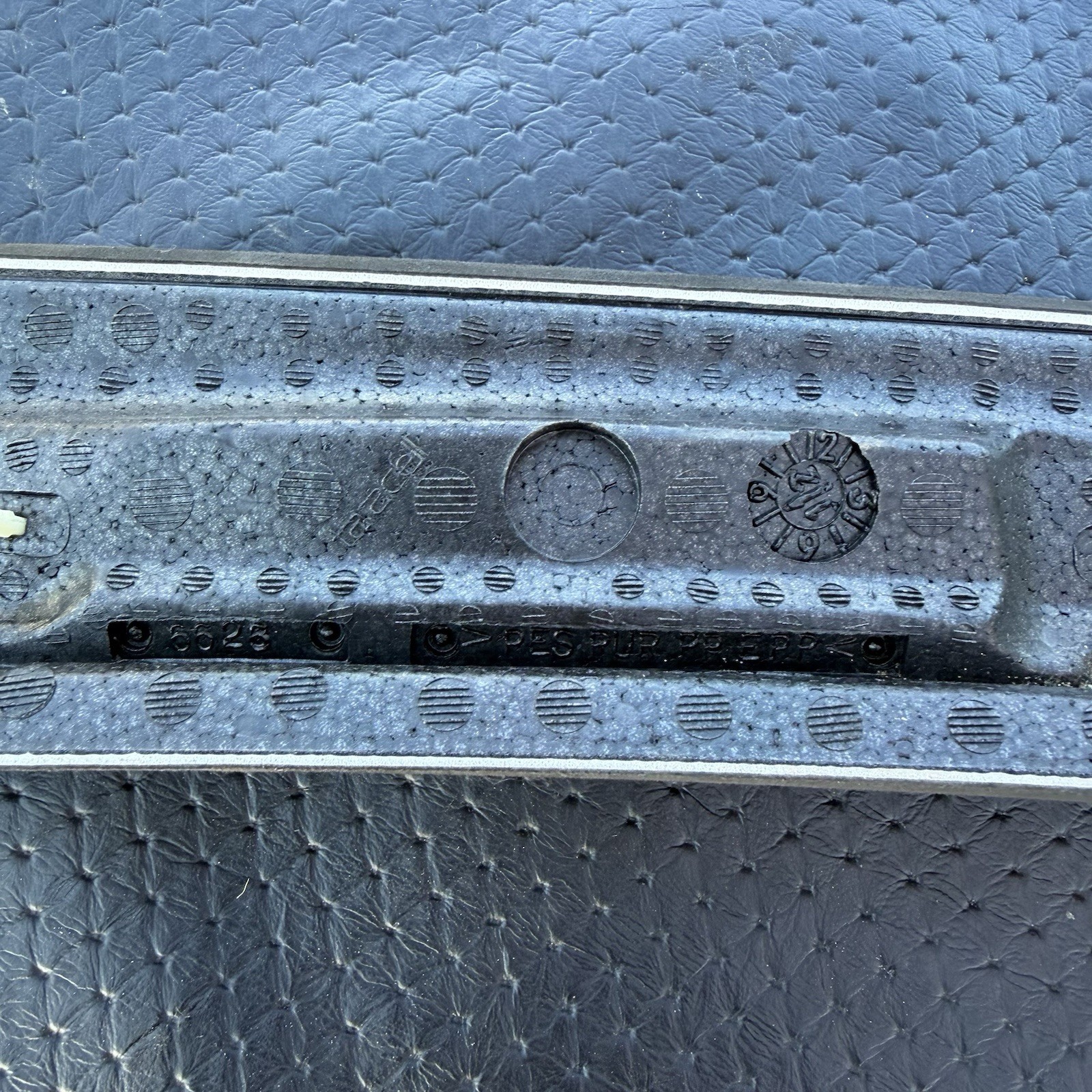 Maserati Quattroporte 2003-2012 LEFT Pillar trim