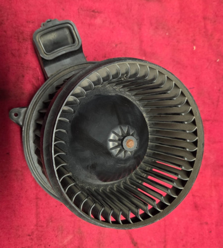 MAHLE 17221 0275  BLOWER MOTOR  AC/ HEATER FAN W205 7009 00