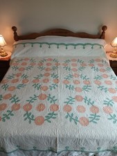 Vintage Handmade Appliqued Rose Wreath Antique Quilt 88" x 96"