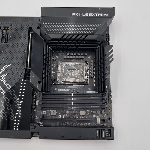 ASUS ROG Maximus Z690 Extreme WiFi LGA 1700 EATX DDR5 M.2 Motherboard - READ - Afbeelding 7 van 10