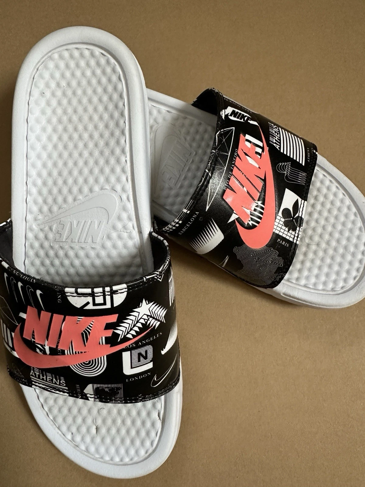 Nike Slide Benassi JDI Print Taglia 8 Pulito Bianco Rosso Università Nero