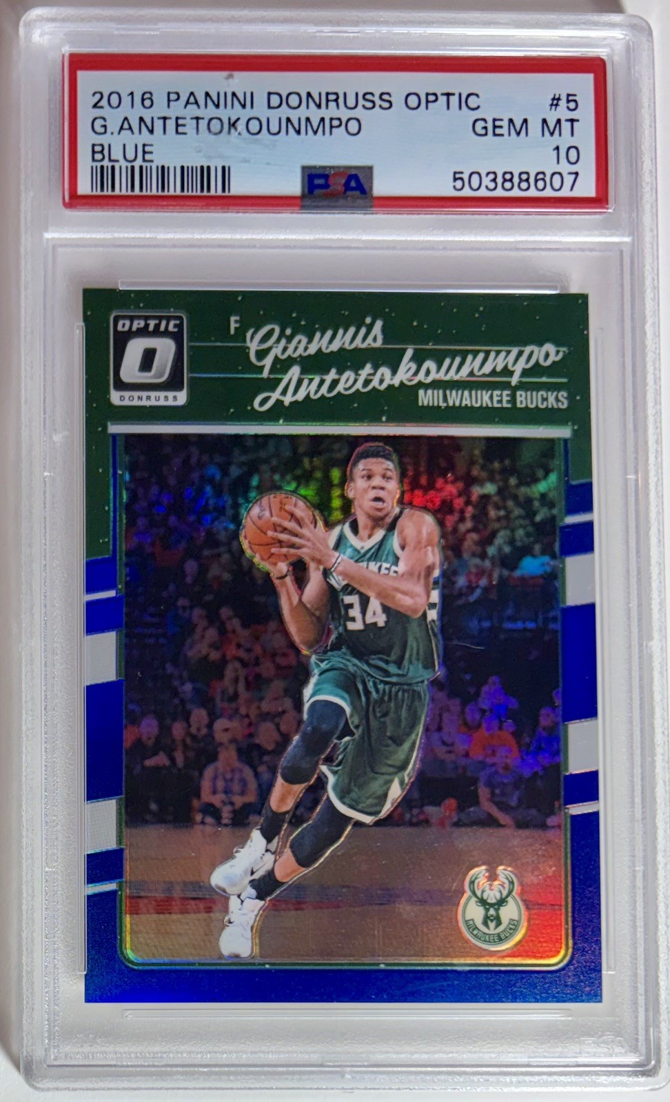 Giannis Antetokounmpo BLUE PRIZM /49 PSA 10 2016-17 OPTIC HOLO | 1st Yr Optic view 2