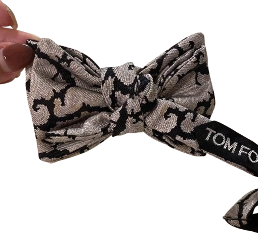 Tom Ford Paisley Pajarita Negro Plata Hombres Corbata Seda Traje Accesorios Formales Foto 4 de 4