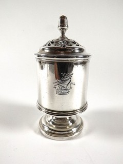 ANTIQUE SILVER BARREL FORM POUNCE POT / CASTER HALLMARKED LONDON 1830 REF 15/3