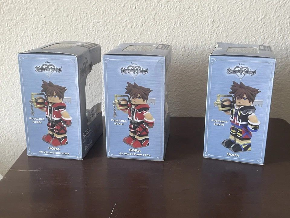 Lote de 3 figuras Diamond Select Toys Kingdom Hearts Vinimates  Foto 3 de 4