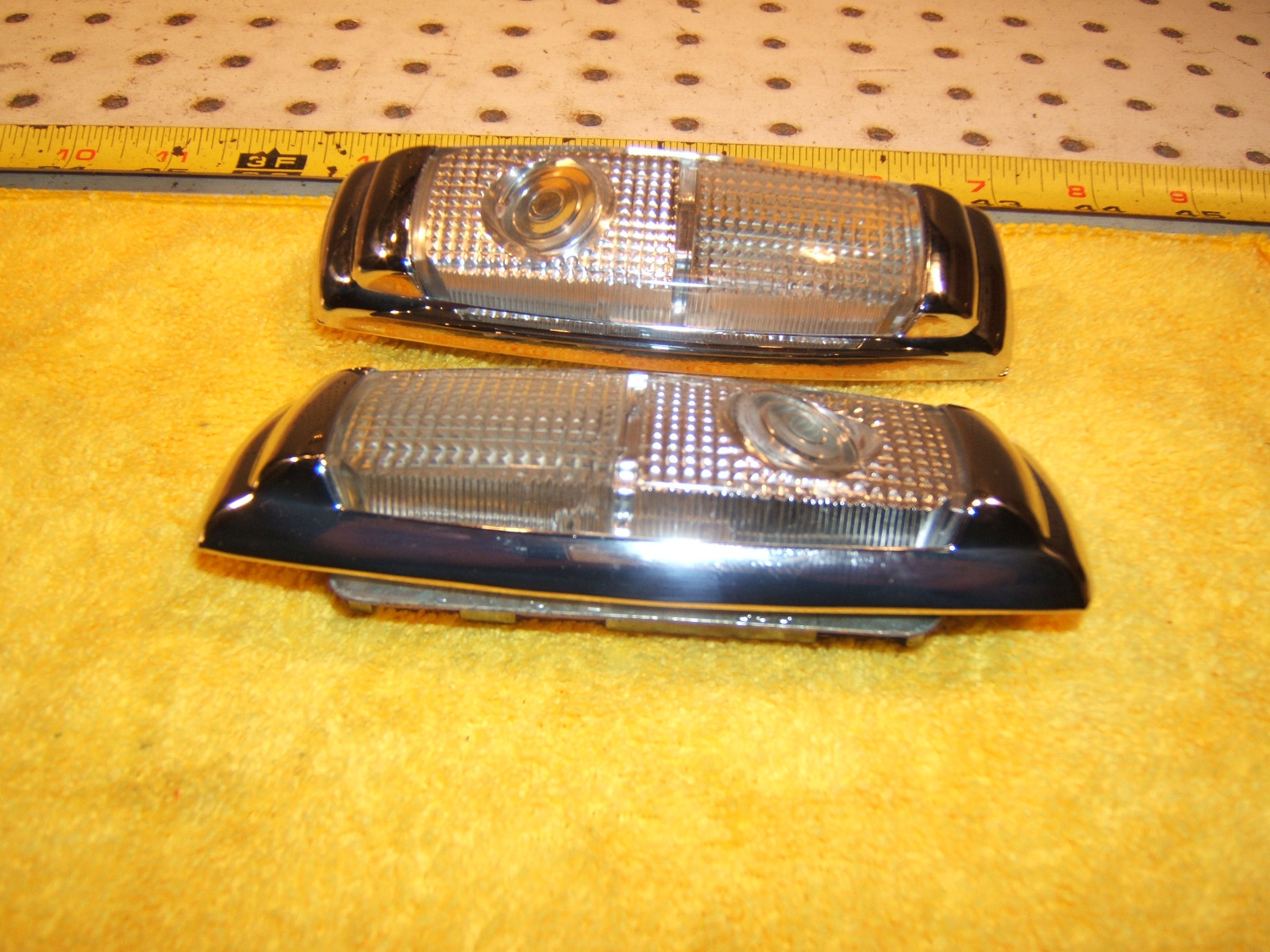 Rolls-Royce 1979 Silver Shadow ll in cabin Center Front L & R Dome 2 Light /bulb