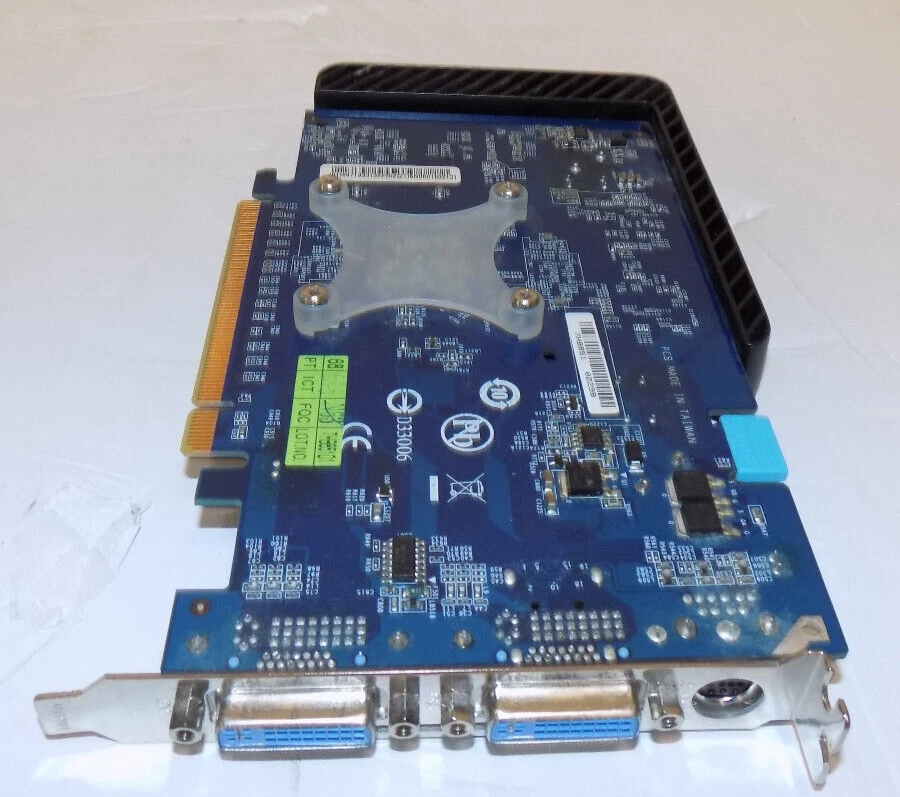 GIGABYTE GV-NX86T256H GeForce 8600 GT 256MB Video Card - Image 2 of 2