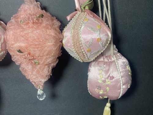Vtg Victorian Pink Plush Ornaments Pink Balls Pearls Floral Dangle Christmas - Picture 4 of 15