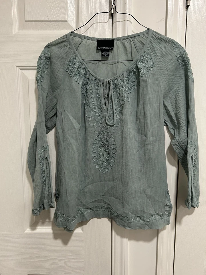 Lote de 8 piezas tops XL y L y una falda en excelente estado Foto 4 de 4