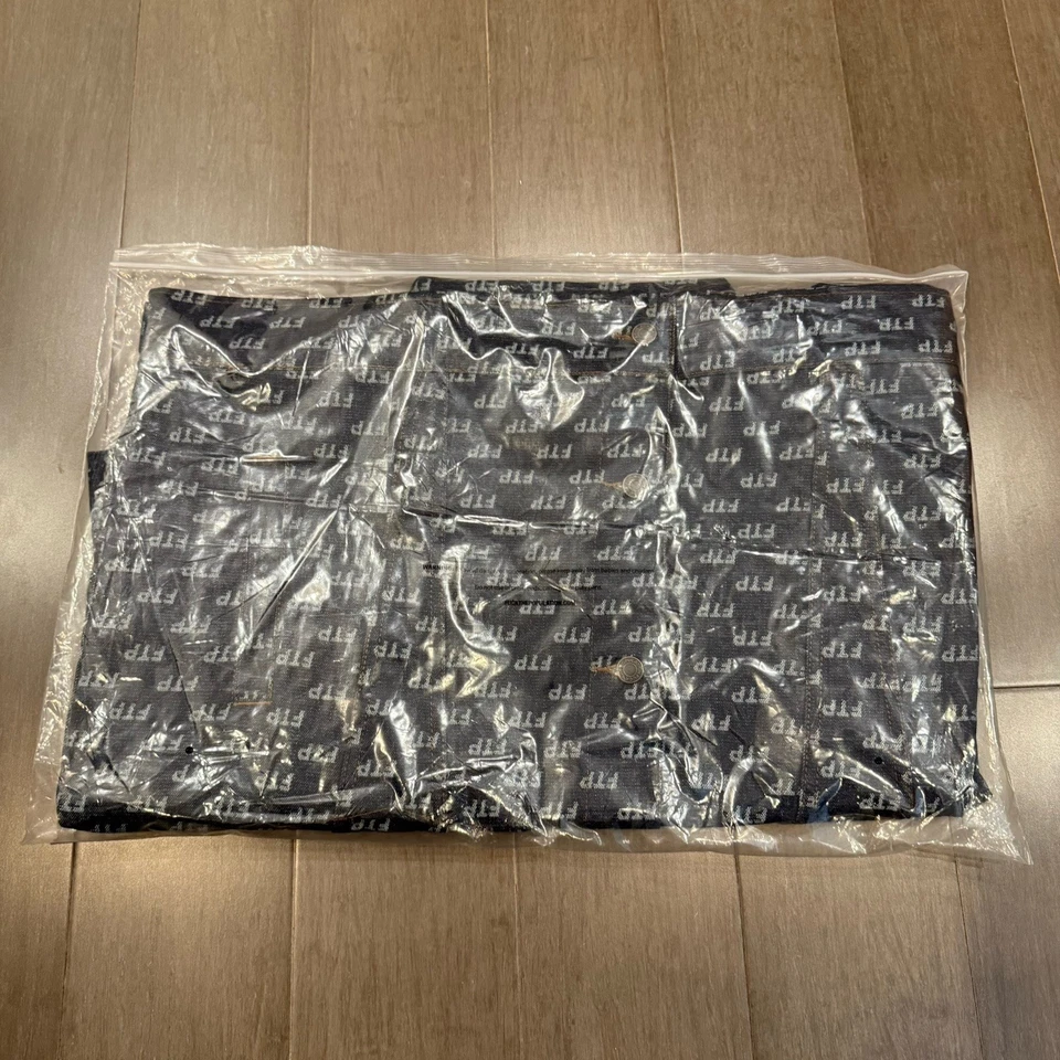 CHAQUETA CAMIONERO HOMBRE FTP JACQUARD DENIM LOGO XL (ÍNDIGO) Foto 4 de 4