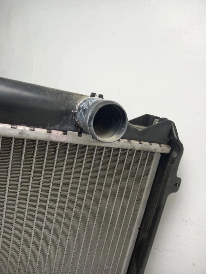 96 97 98 99 00 TOYOTA 4 RUNNER SR5 3.4L РАДИАТОР - Изображение 2 из 4