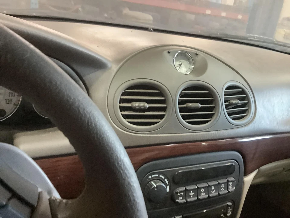 Used Hood fits: 2002 Chrysler Concorde  Grade A Foto 2 de 4