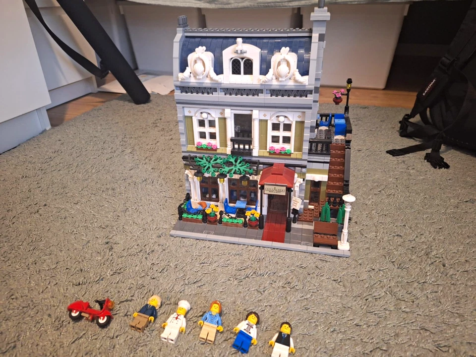 LEGO Modular Buildings 10243 Parisian Restaurant, Foto 1 von 3