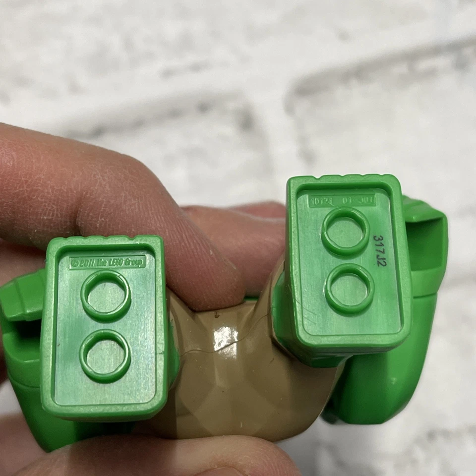 Marvel Lego Super Hero Avengers HULK Tan Pants Toy Mini Action Figure VGC 2011 - Image 4 of 4