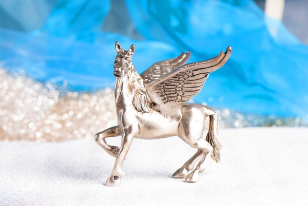 Pegasus Aus Messing Versilbert H:10 Cm 310 G GlüCksbringer Talisman Geschenk-image