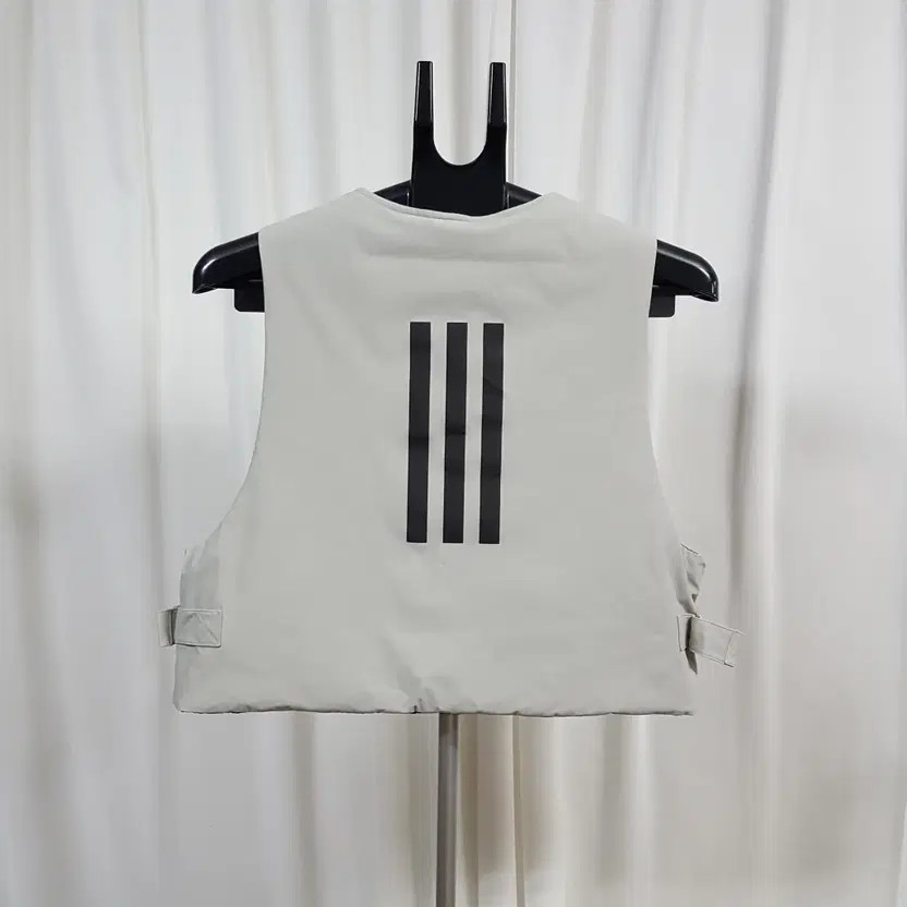 adidas Women's MYSHELTER Reversible Puffer Vest 90 Oil Market thumbnail 4