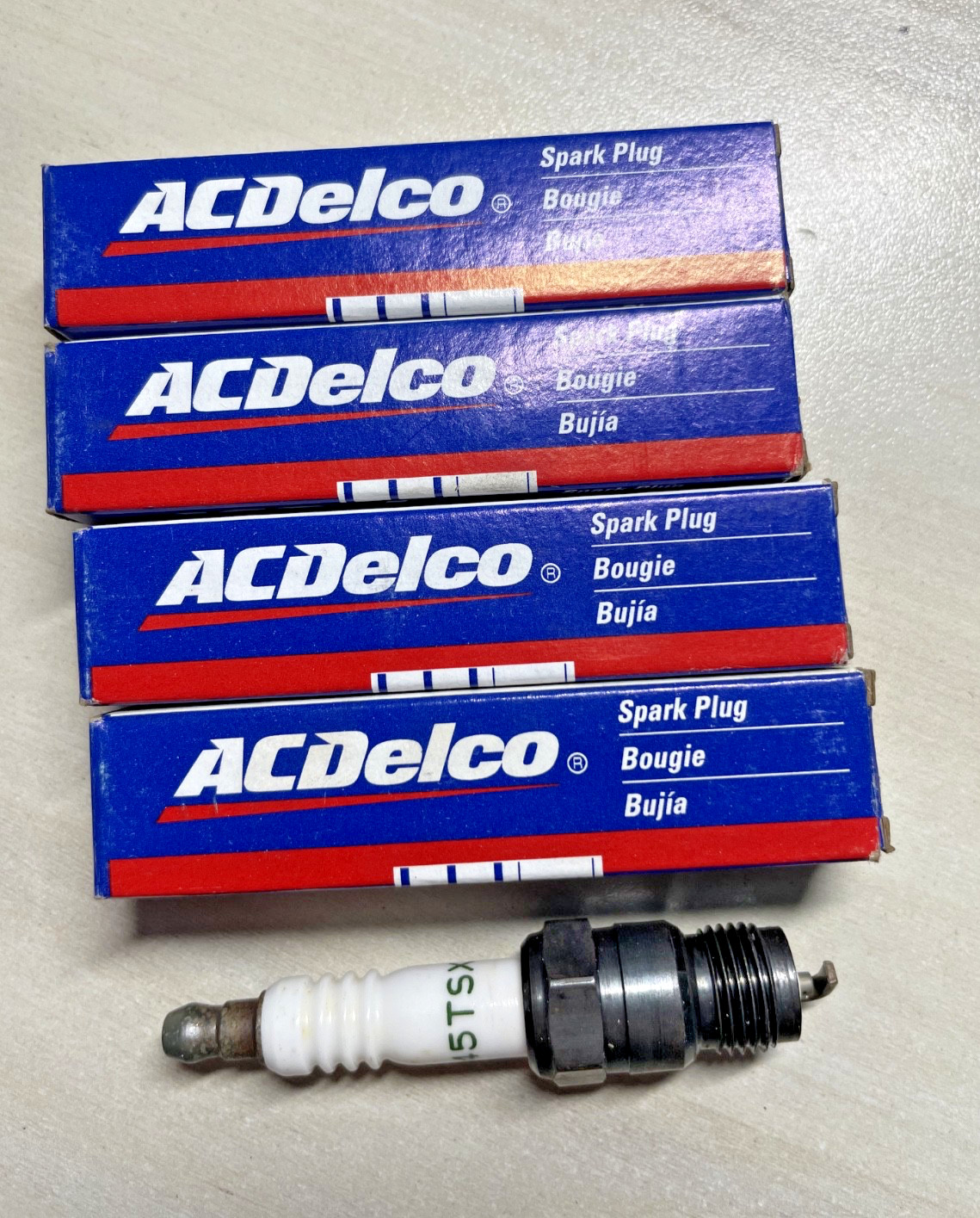 GENUINE GM ACDelco Spark Plugs R45TSX , LOT OF 4