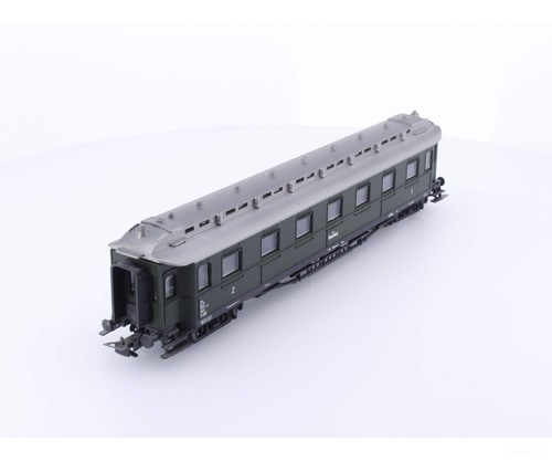 Liliput 290 03 HO OBB Dual Class Passenger Car 11201 | Condition: Used