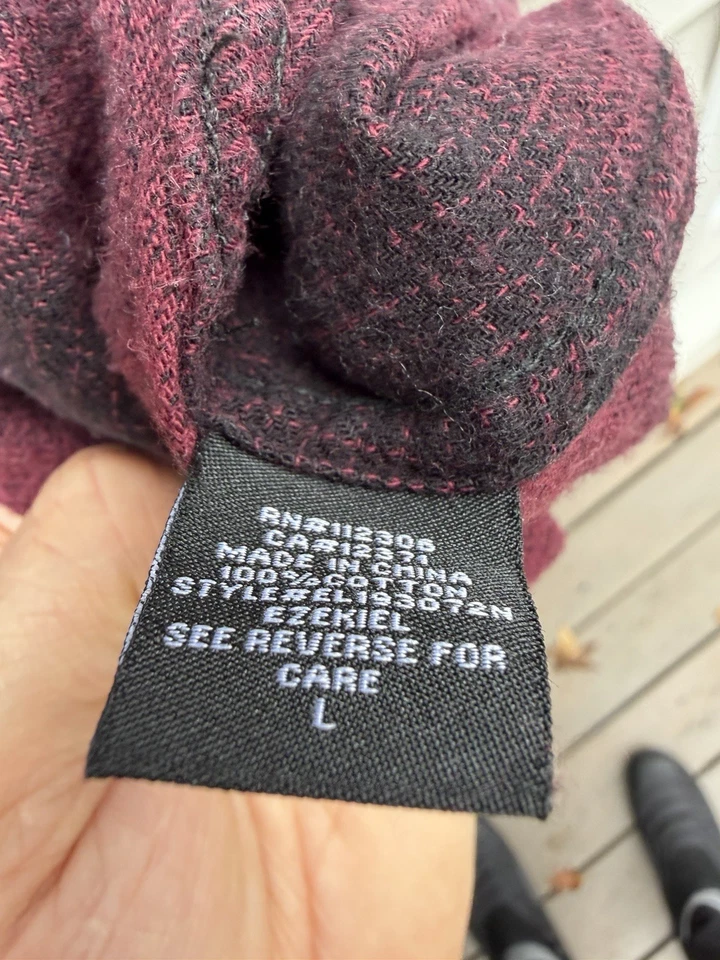 Men's EZEKIEL FLANNEL Red & Black PLAID FLANNEL Button Up Shirt Size Large  - Image 4 of 4