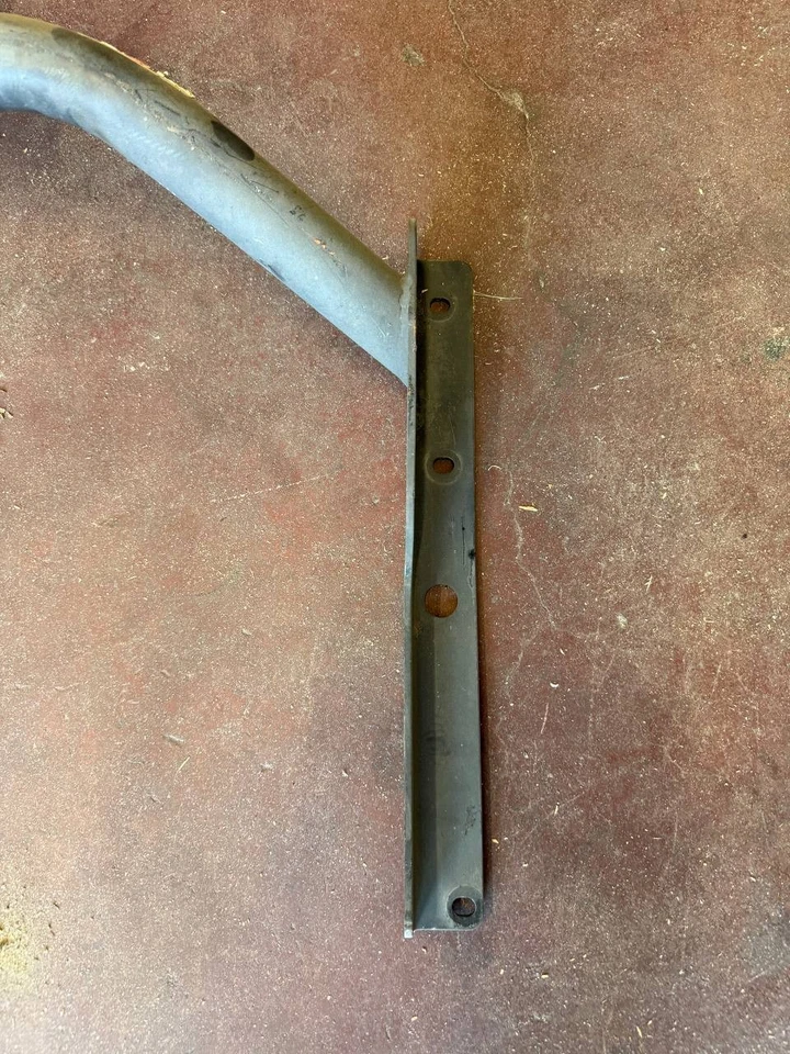 2004 - 2007 NISSAN ARMADA OEM TOW TRAILER HITCH - Image 4 of 4