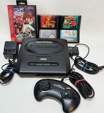 Sega Genesis Model 2 Console MK-1631 Bundle 5 Games Sonic 2 SFII - POWERS ON