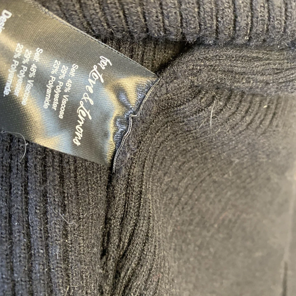 Cardigã For Love & Lemons Nina com nervuras acabamento em renda preto tamanho G - Imagem 2 de 4