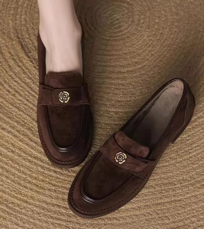 Chic Mujeres Puntera Redonda Sin Cordones Gamuza Mocasines Planos Caminar Fondo Suave Floral Zapatos _ Foto 2 de 4