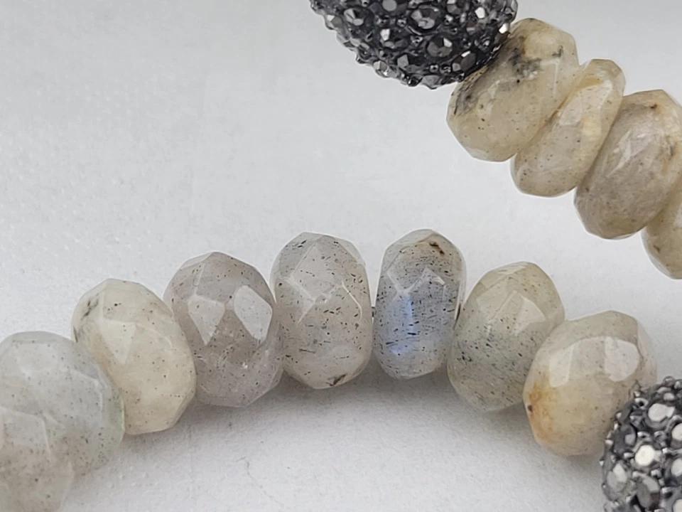 Fascinante collar de 44" con cuentas de cristal de marcasita piedra lunar facetada de piedra negra Foto 2 de 4