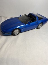 Maisto 1992 Chevy Corvette ZR1 1:18 Scale Diecast Blue
