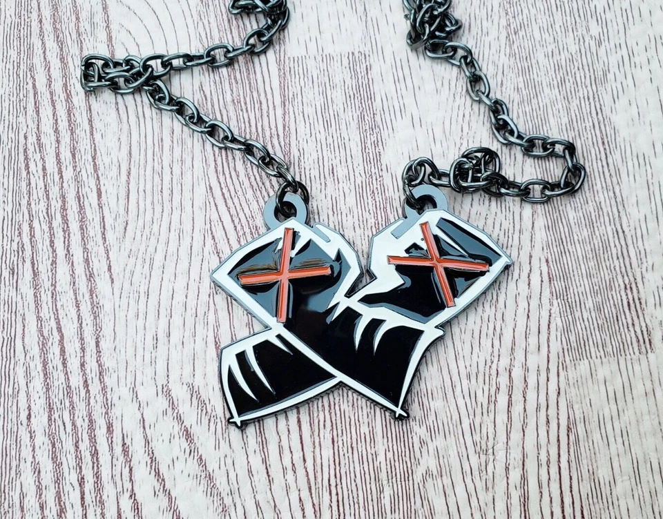 🔥 CM Punk WWE Auténtico Mejor del Mundo Puños Colgante Collar AEW Foto 2 de 3