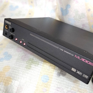 中古品】ヤマハ MU100 シンセサイザー ハーフラックモデル ブラック 05