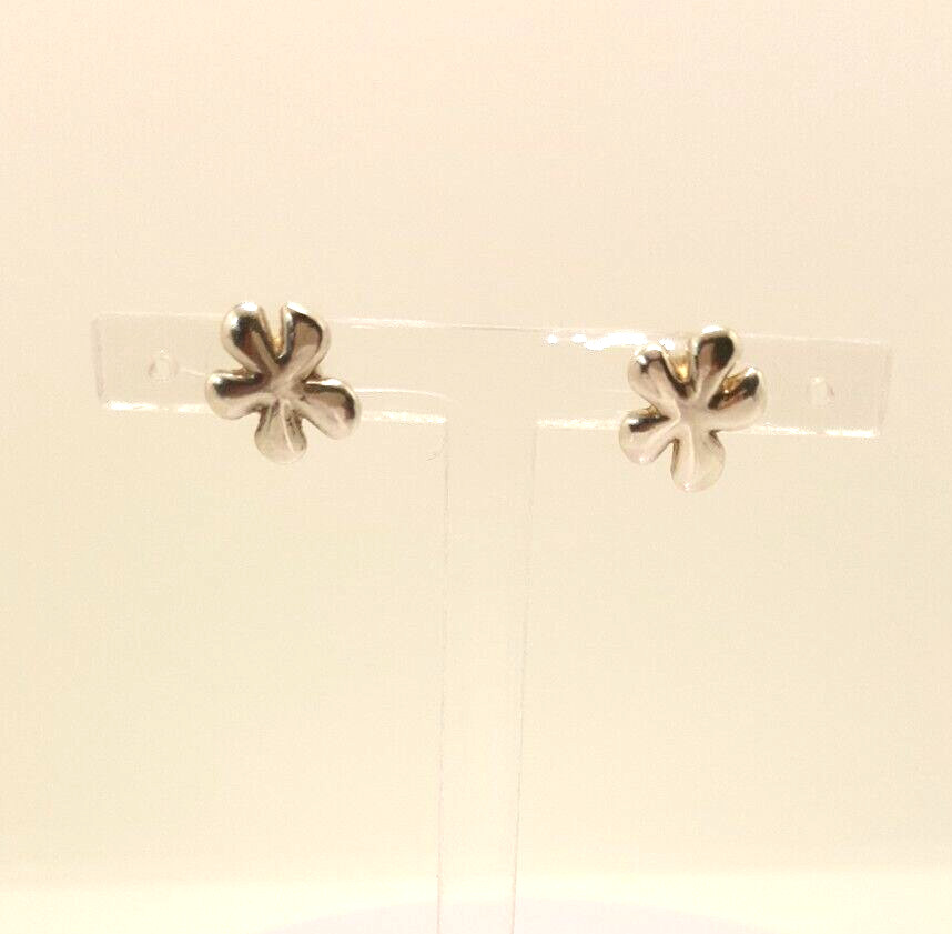Gorgeous Solid Sparkling Flower Shape Stud Earrin… - image 9