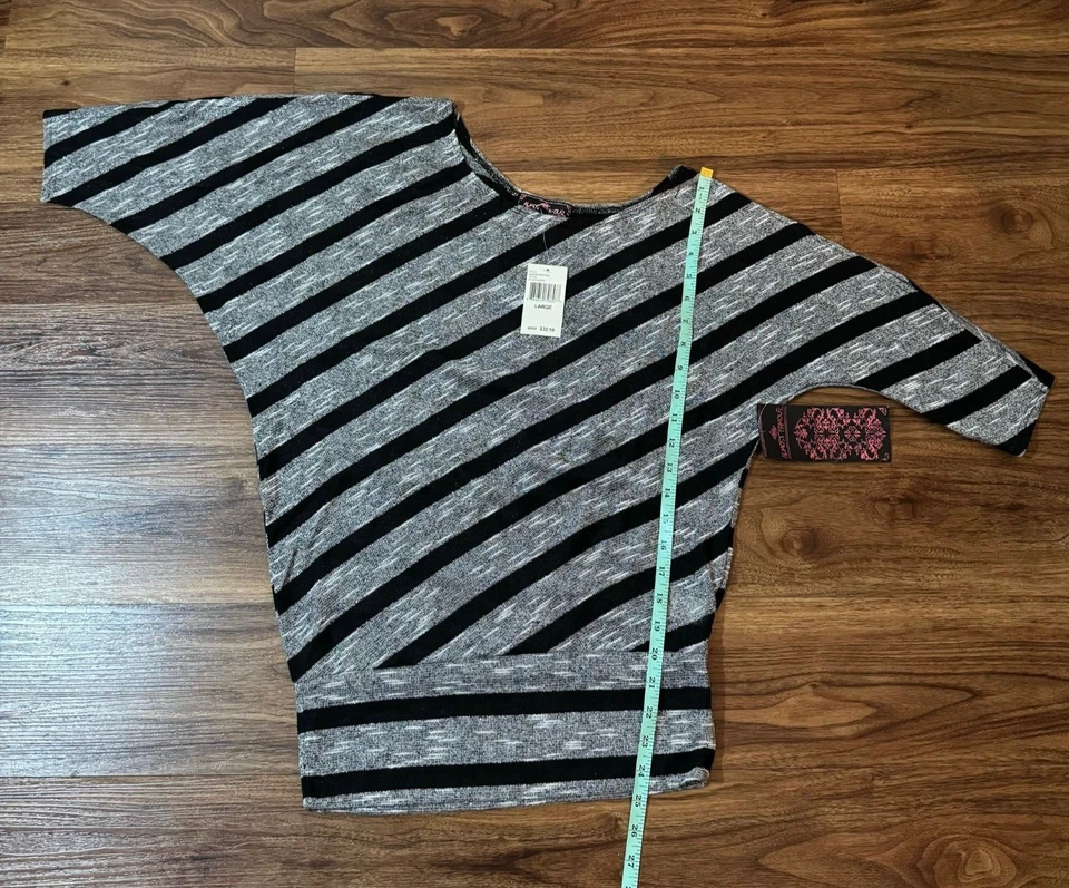 Camisa gris manga corta asimétrica L ligera casi famosa para mujer nueva con etiquetas Foto 3 de 4