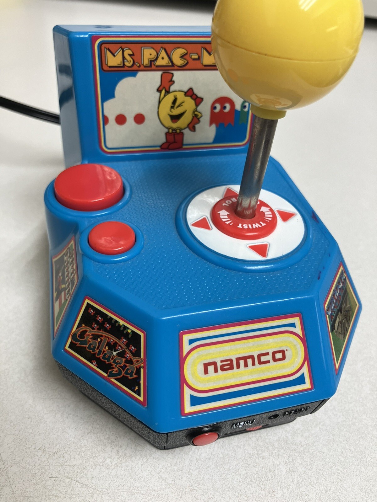 Ms. PacMan Namco TV Game 2004 5in1 Plug & Play Joystick Jakks