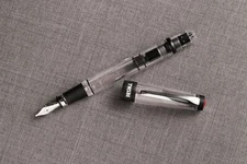 TWSBI Diamond 580ALR Fountain Pen in Black - Broad Point - NEW in Box