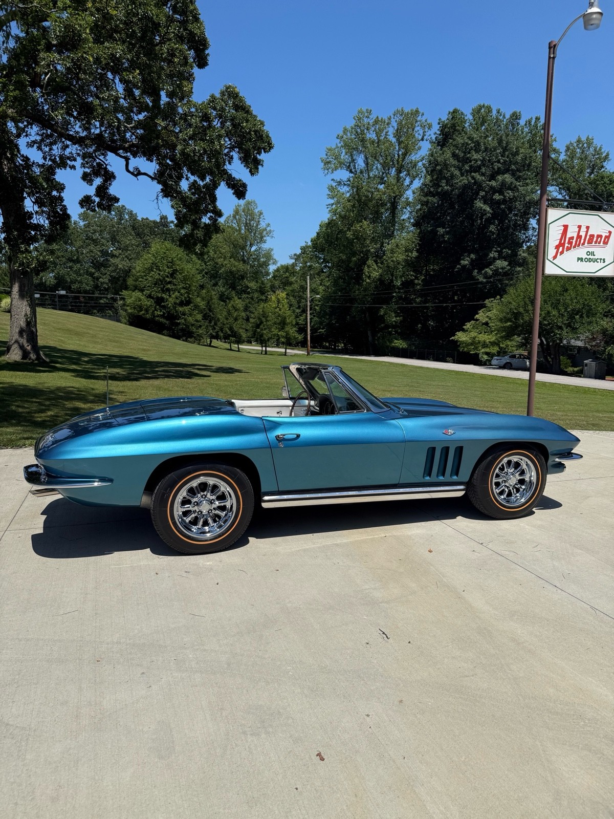 1965 Blue Chevrolet Corvette   | C2 Corvette Photo 10