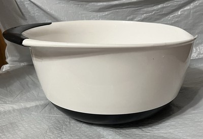 OXO Good Grips 5-Quart Plastic Mixing Bowl,White/Black Excellent Used Condition