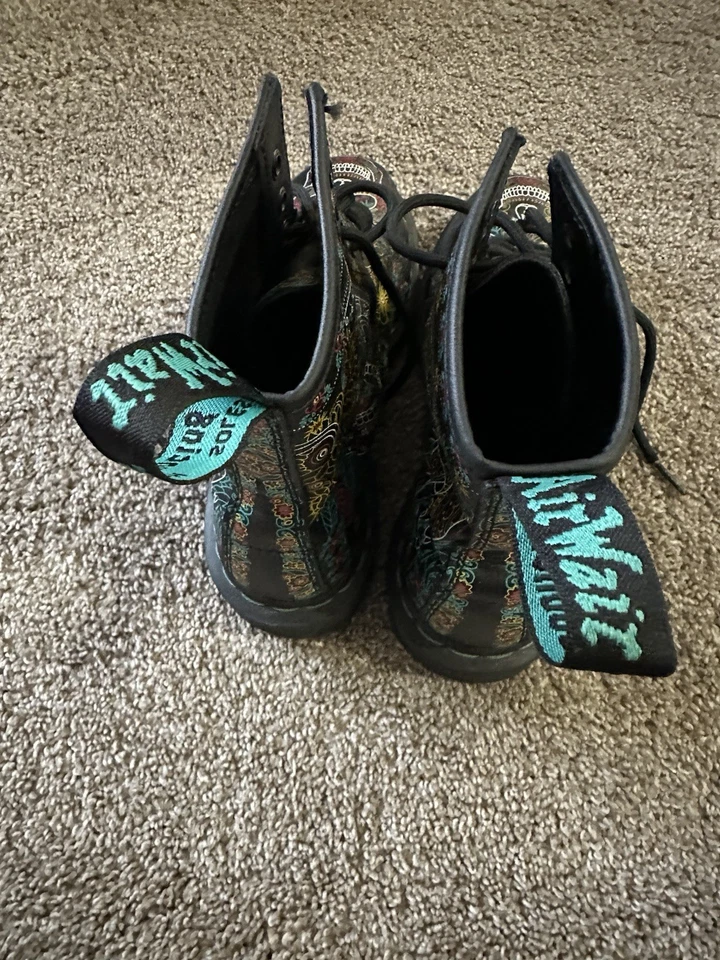 Calavera Dr. Martens 1460 para mujer talla 8 Foto 2 de 4