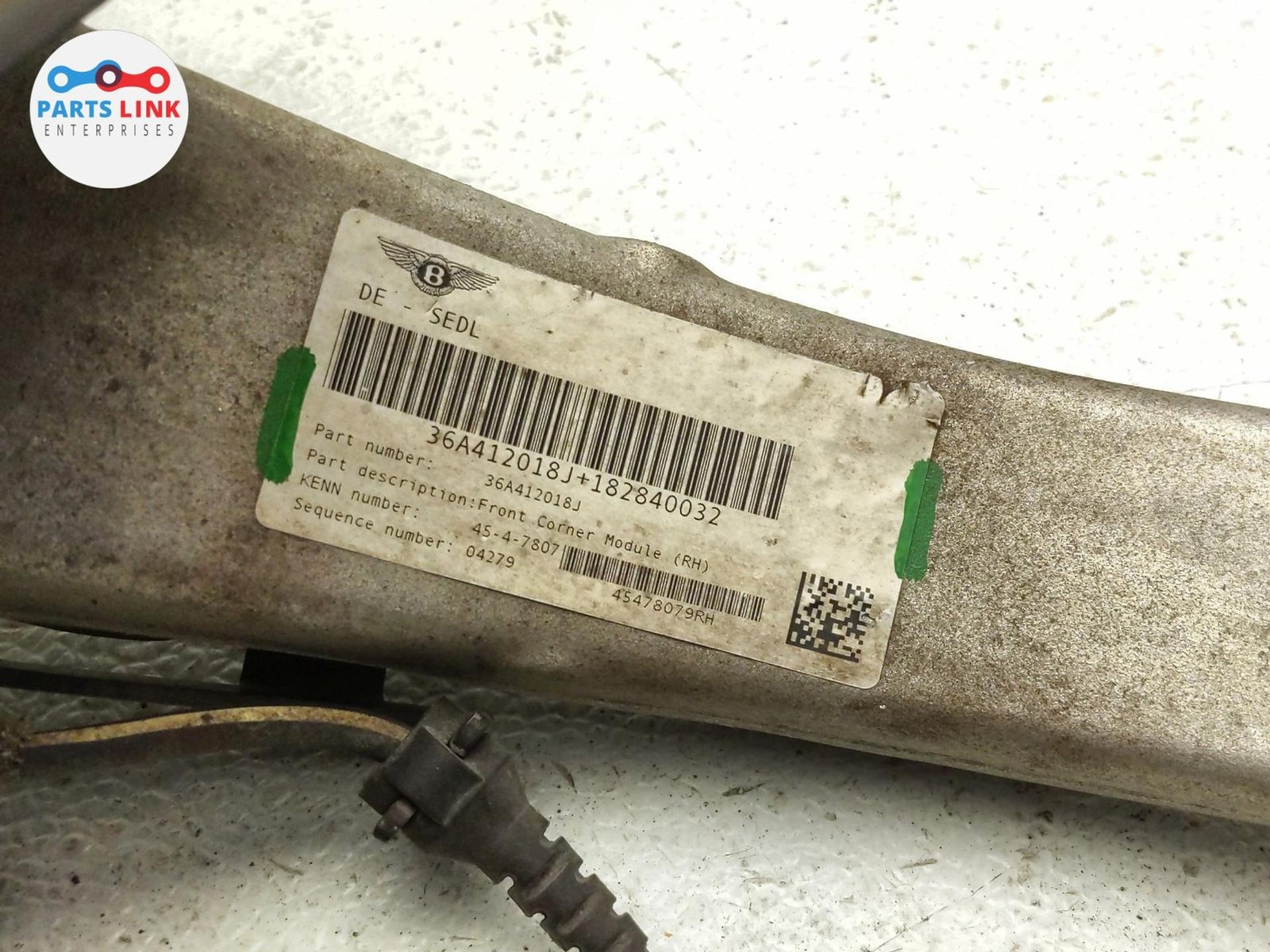Bentley Bentayga 2016-2020 Front Right Steering wheel hub