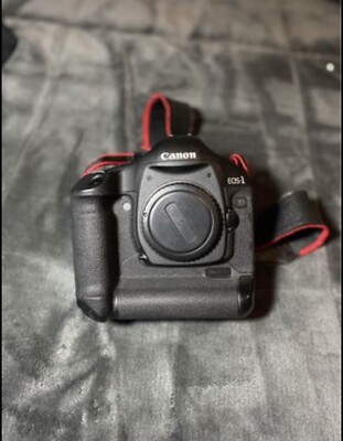 Canon EOS 1D Mark III 10.1MP Digital SLR Camera - Black (3 lenses included)