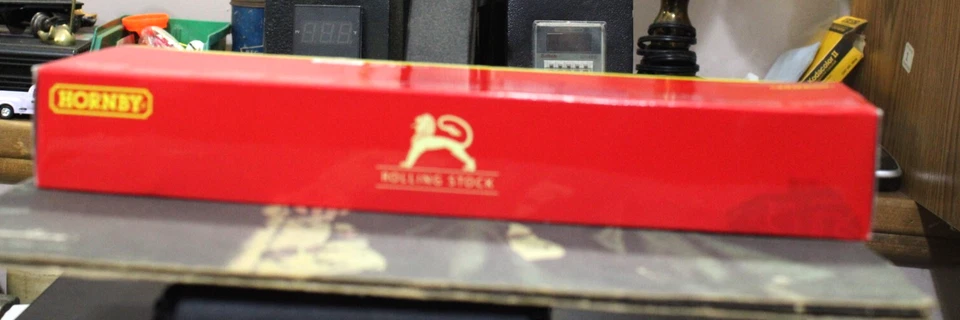 HORNBY R4612A BR INTERCITY MK2E FRENO ABIERTO AUTOBÚS ESTÁNDAR 'M 9496' CALIBRE OO Foto 2 de 4