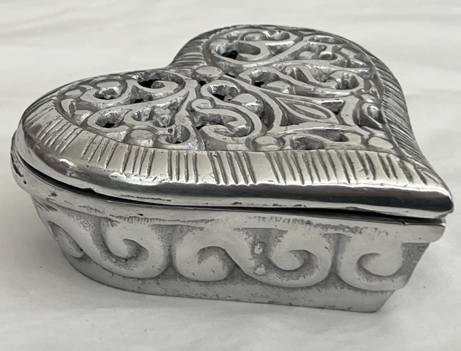 Vintage 1970s Heart-Shaped Silver Tone Metal Jewelry Box for Valentines Day Gifts