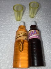 Miniature Food Bottles Pop Soda Orange Juice Cola 2 Yellow Cups Barbie Dollhouse