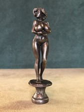 Manipulación de pipa de charco desnudo, peltre fino sólido