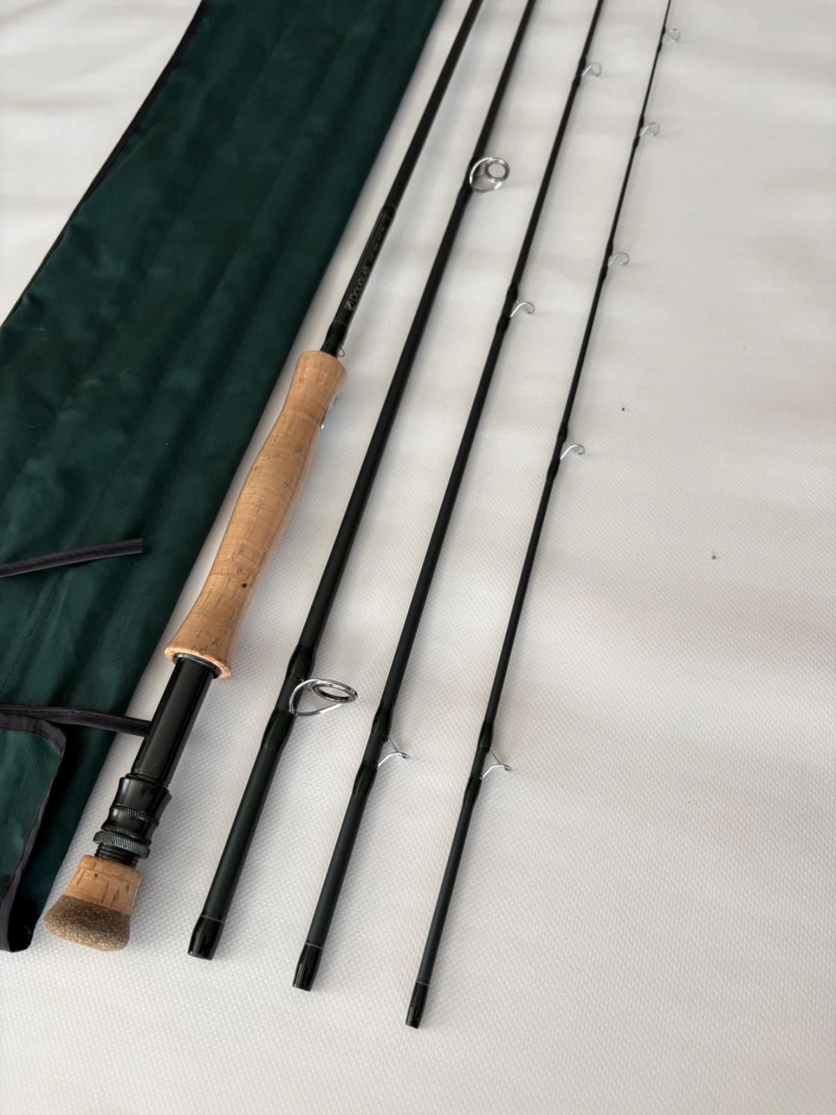 Douglas DFX 9084 a 9 foot 8 weight fly rod.